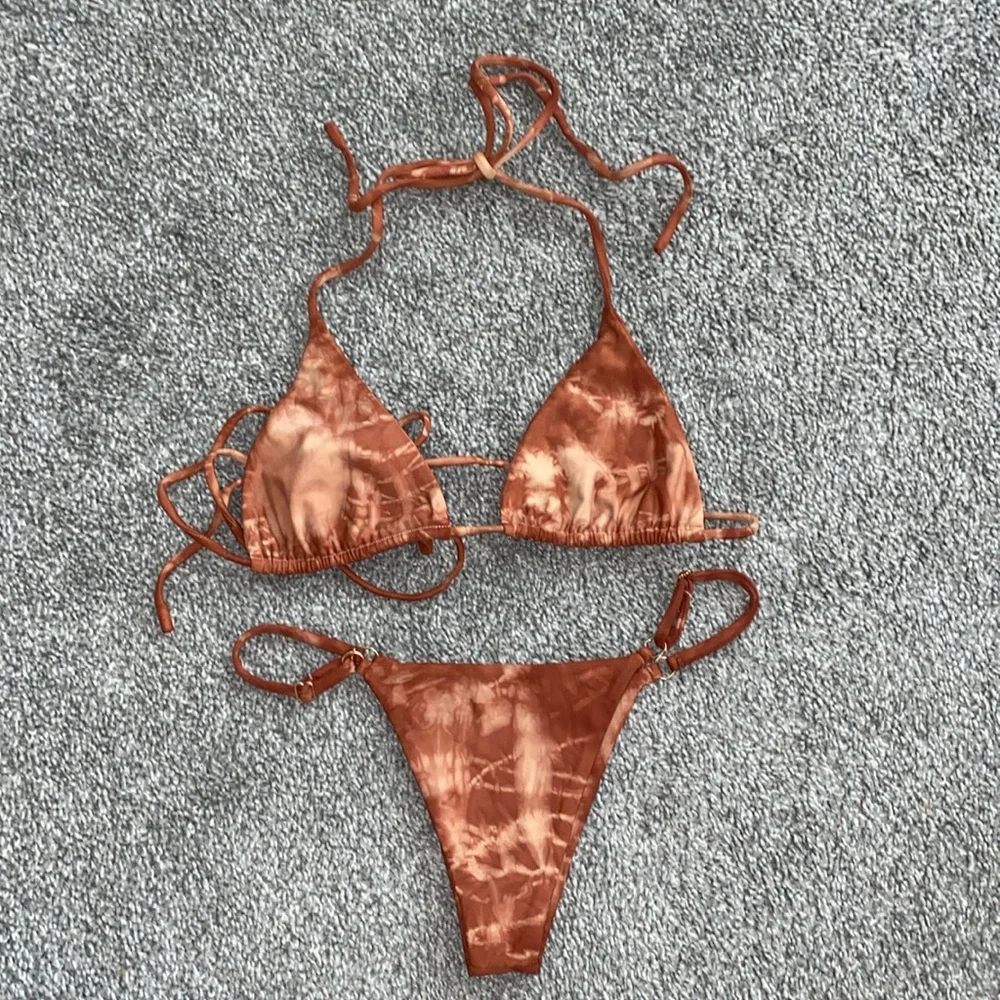 Bikini Set - Picture 1 of 4